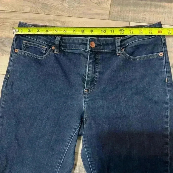 Lands End Women’s dark wash jeans, Mid-Rise Straight Jeans, Petite size 12 - Picture 6 of 7